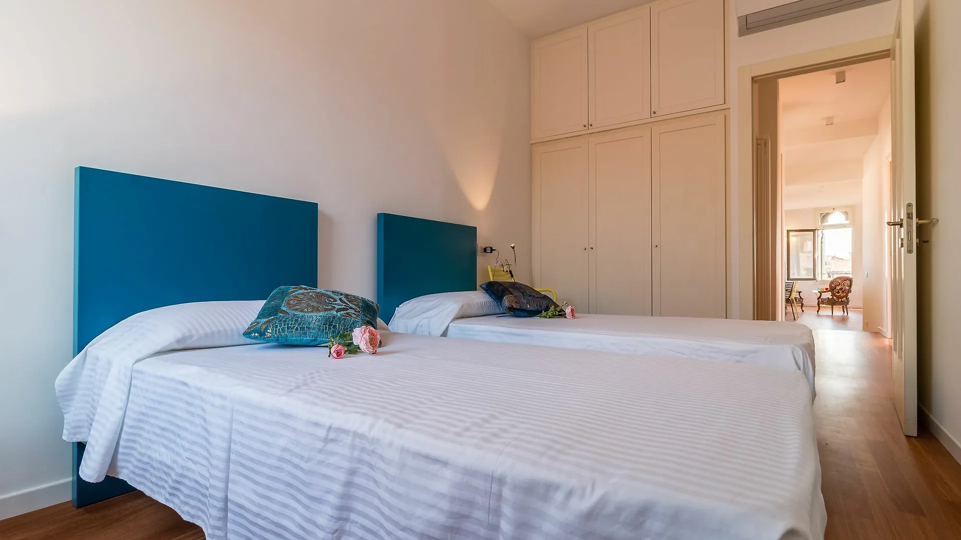 20 Windows On Venise Appartement
