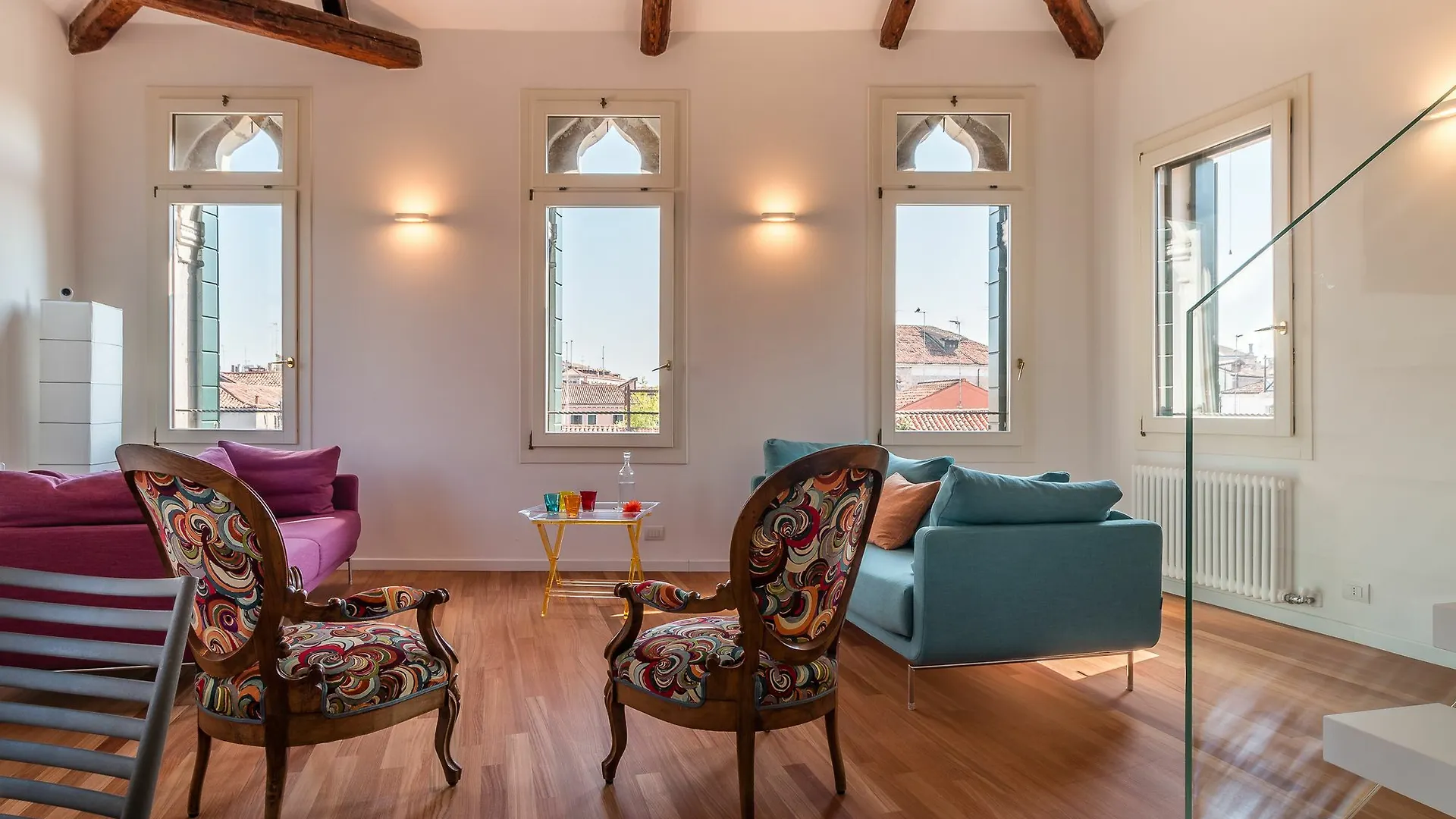 20 Windows On Venezia Italia